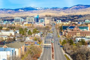 Boise city roads with mountains in the background