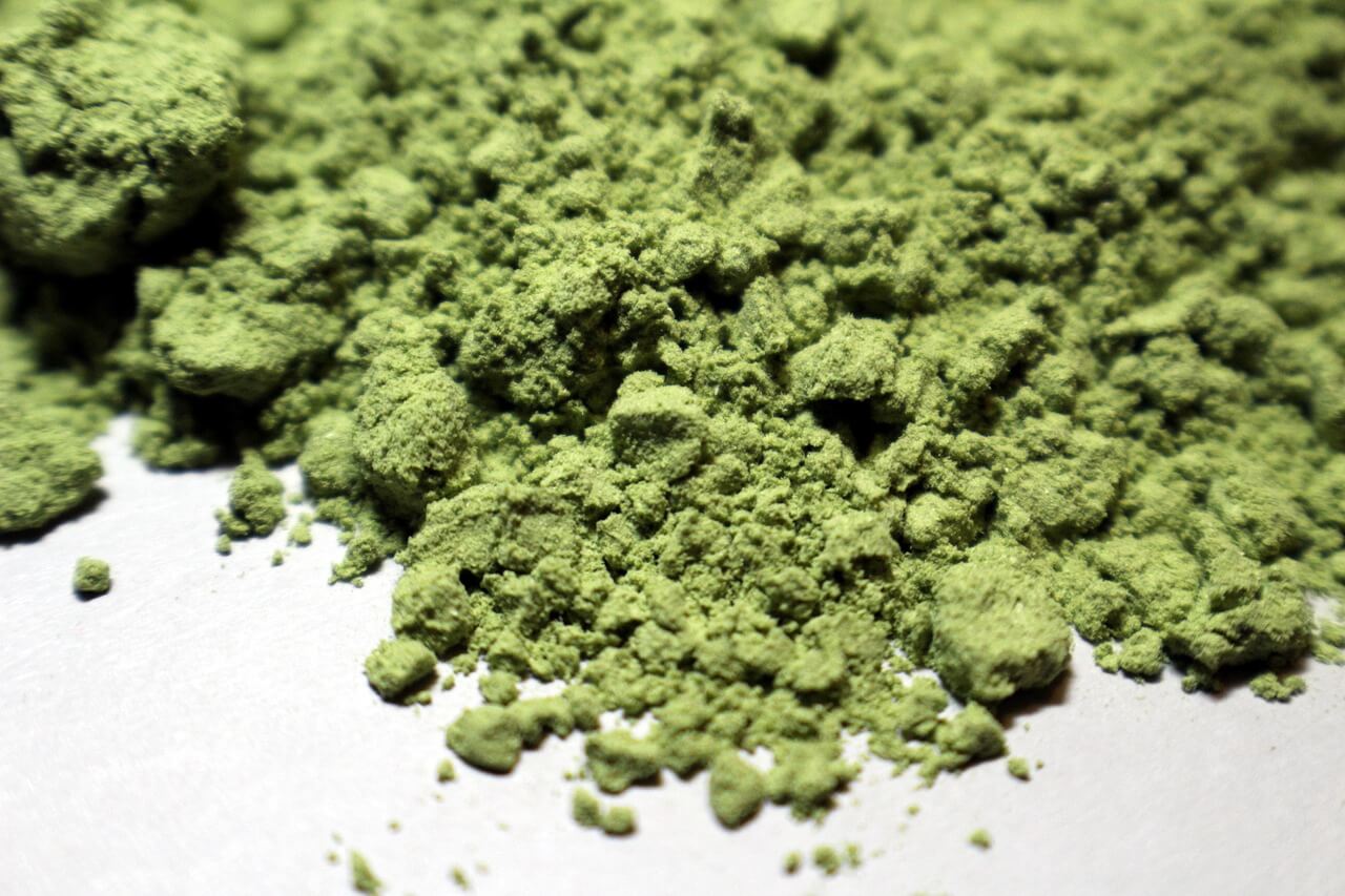 green kratom powder